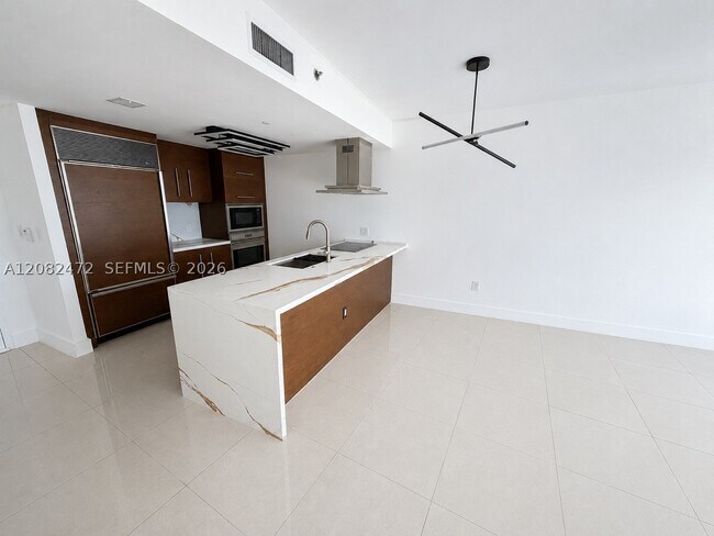 Building Photo - 465 Brickell Ave