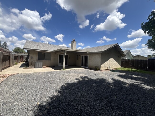 Building Photo - 5208 Maximillian Dr