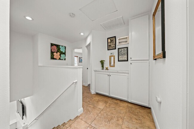 Building Photo - Fully Furnished Rental Imperal Beach