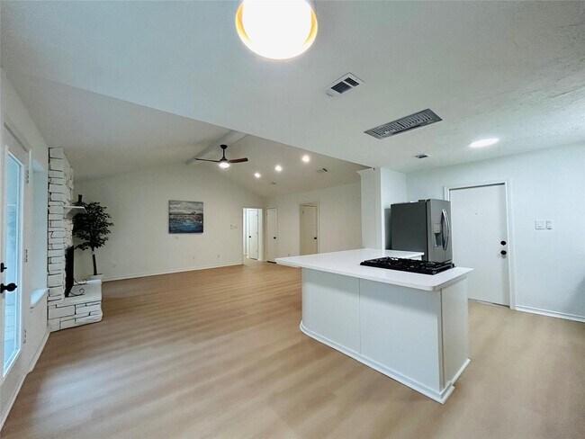 Building Photo - 12118 Dorrance Ln