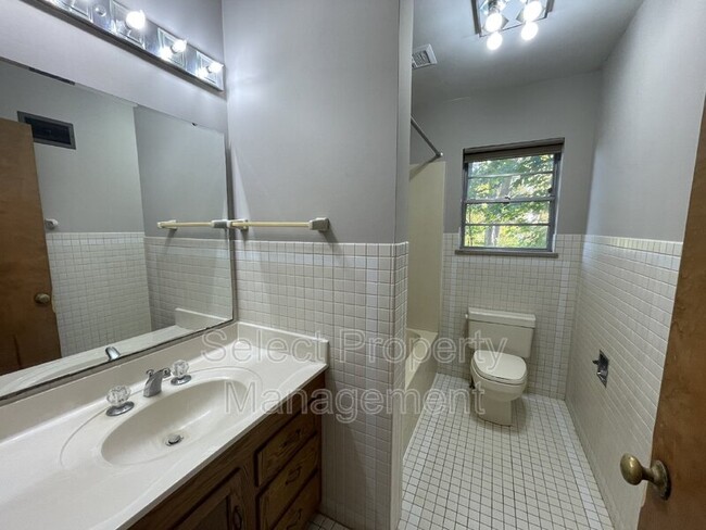 Building Photo - 7611 Aboite Center Rd