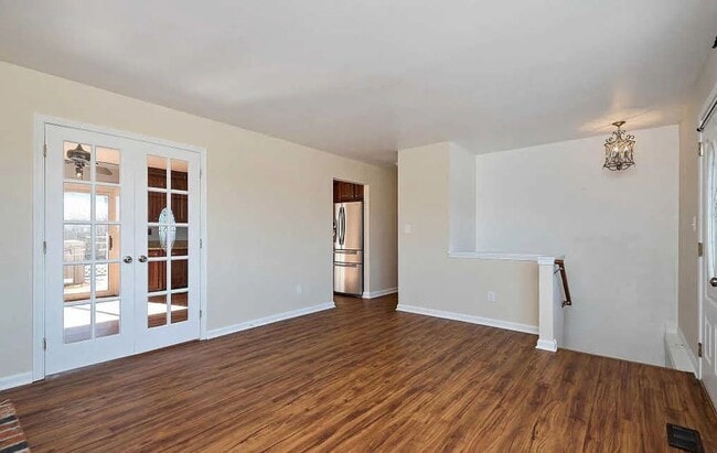 Building Photo - Single Family Home in Established Green Valley community available March 1st!