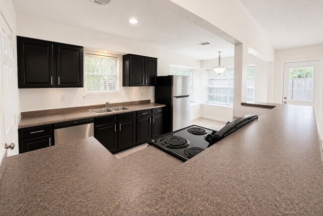 Building Photo - 1823 Pewter Ct