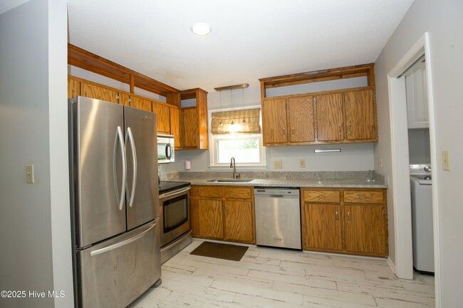 Building Photo - 2435 Longleaf Dr SW