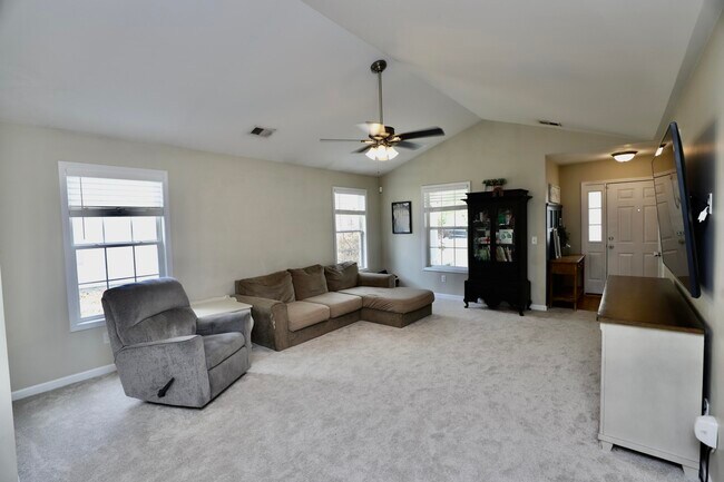 Building Photo - 1116 Waverly Pl Dr