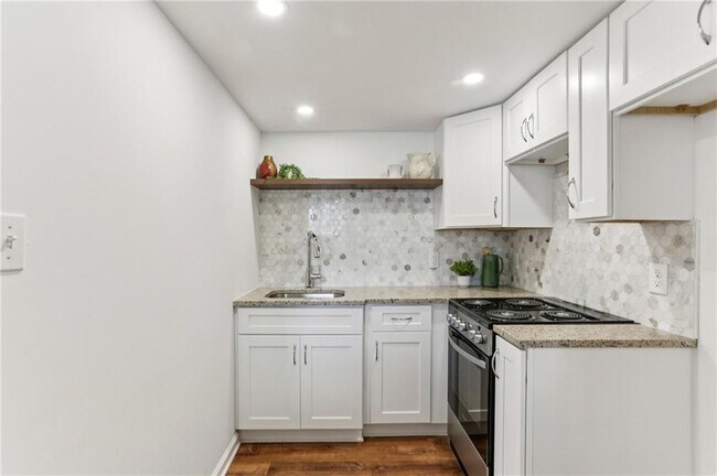 Building Photo - 2888 Bonanza Dr