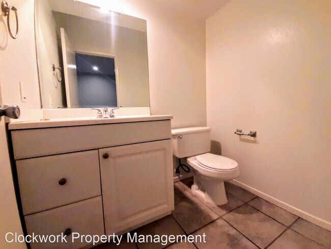 Building Photo - 3 br, 2.5 bath House - 2242 Loggers Ln