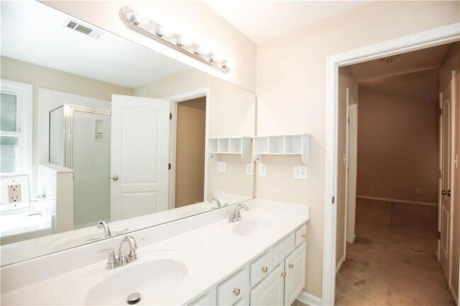 Building Photo - 1005 Landover Crossing