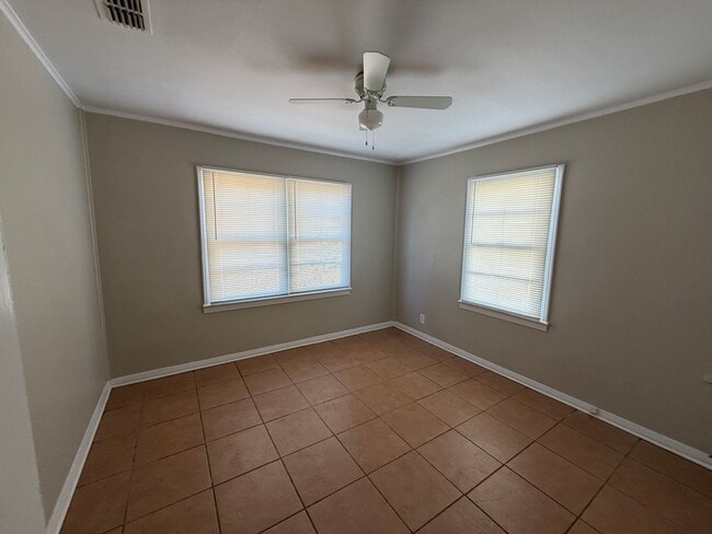 Building Photo - 1344/1346 Shamrock