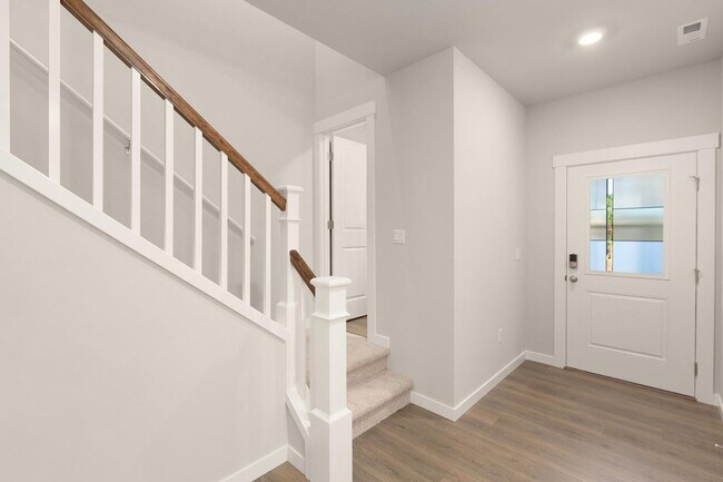 Building Photo - Beautiful Almost new home in Lake Stevens!