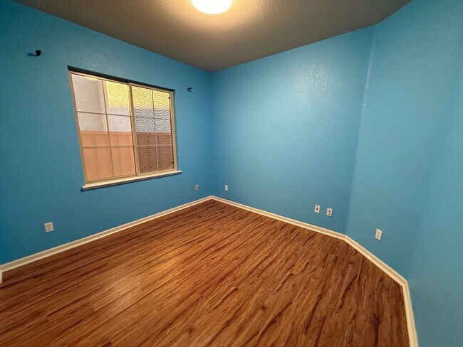 Building Photo - 3819 Kaweah St