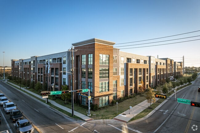 2000 Taylor St - Taylor Heights