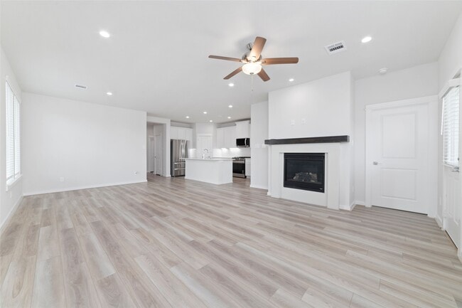 Building Photo - 32906 School Hl Rd