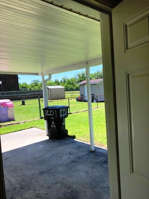 Building Photo - 1201 W 1st St