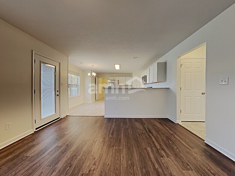 Building Photo - 4874 Oakton Way