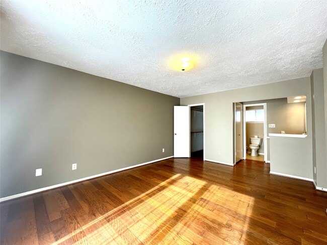 Building Photo - 2551 Coopers Post Ln