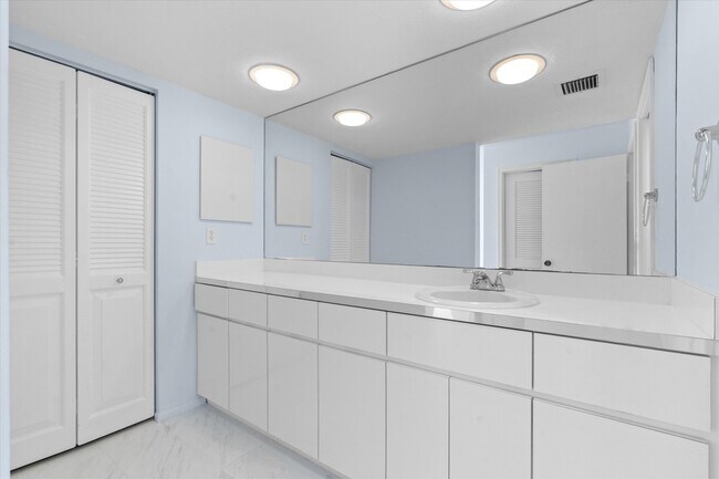 Building Photo - 609 Bridgewood Dr