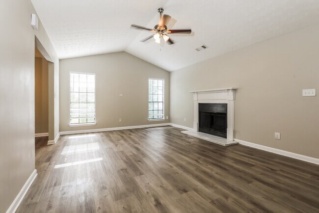 Building Photo - 527 Brookfield Way