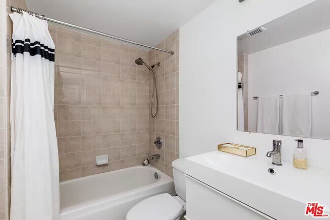 Building Photo - 2960 Neilson Wy