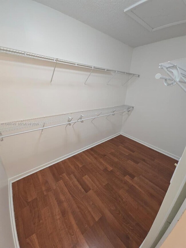 Building Photo - 9718 Hammocks Blvd