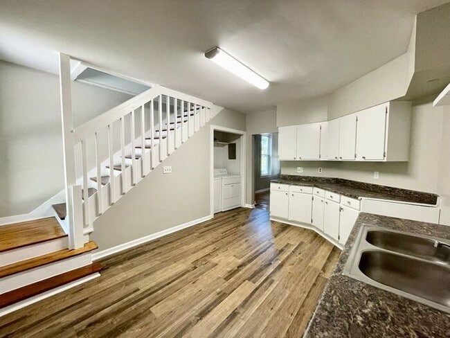 Building Photo - West Columbia-Offering Self Guided Tour with RENTLY!