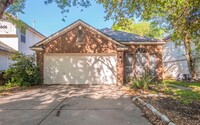 Building Photo - 14752 Montoro Dr
