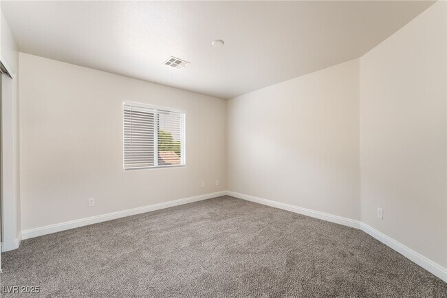 Building Photo - 9175 Sunken Meadow Ave