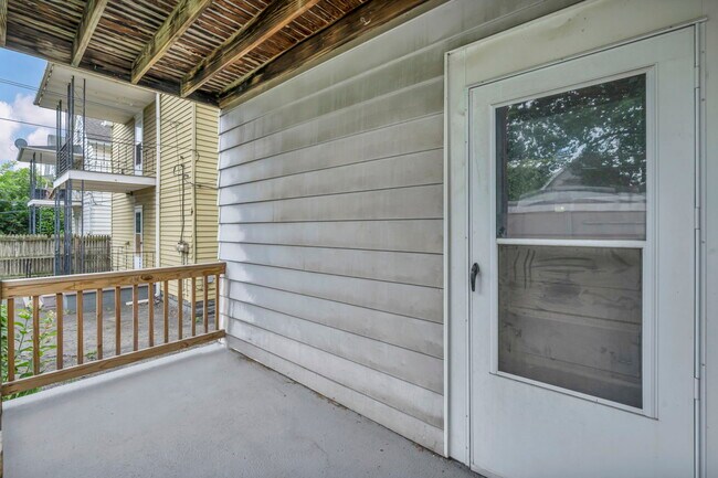 Building Photo - 4093 E 64th St