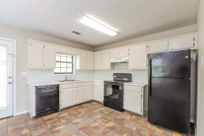 Building Photo - 4272 Falcon Crest Dr