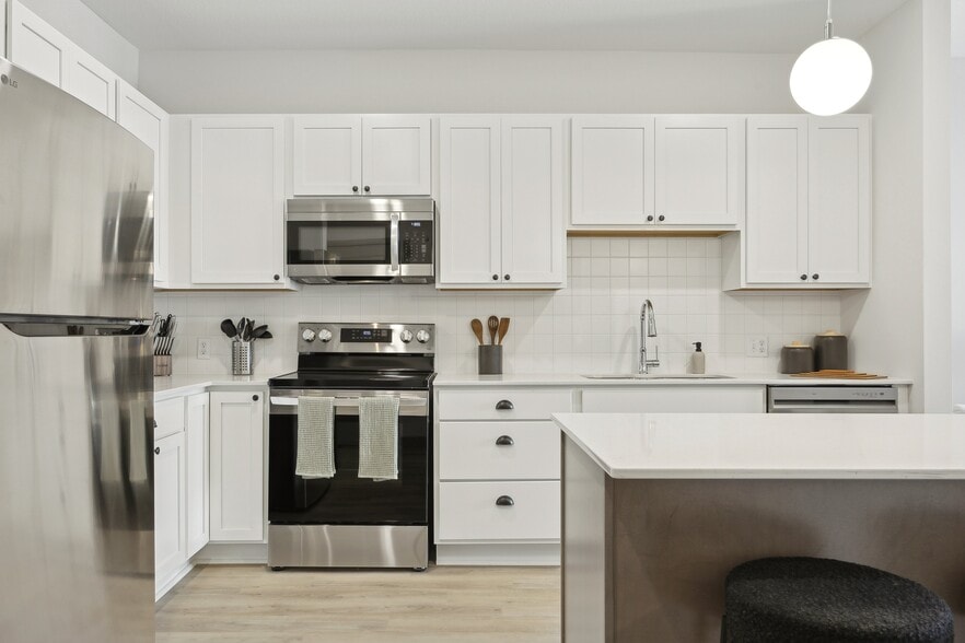 Building Photo - Rowe