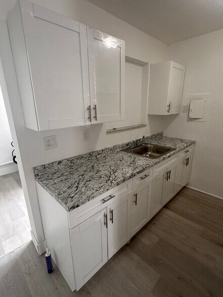 Building Photo - 121 NW 68th Ave