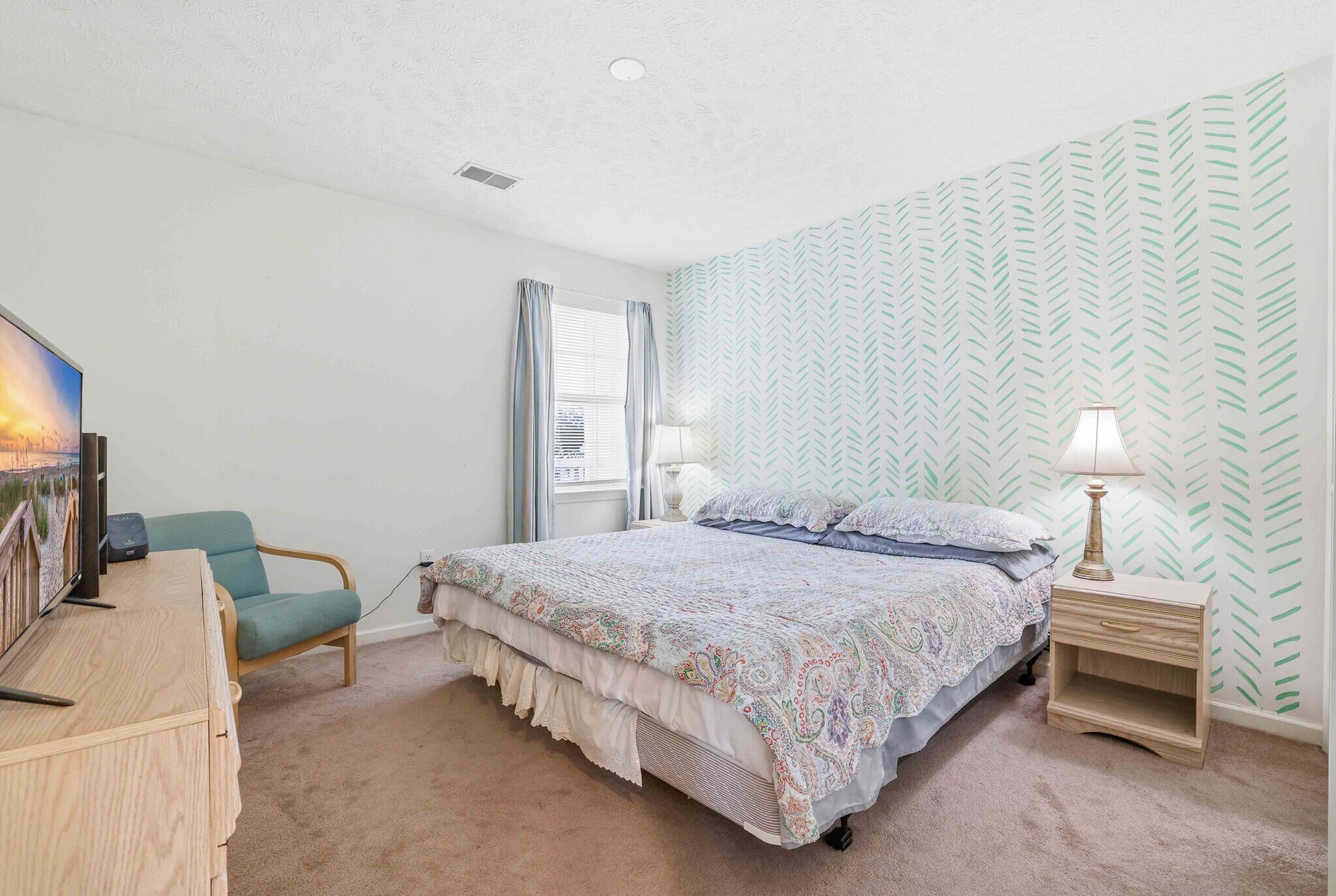 Building Photo - 510 White River Dr