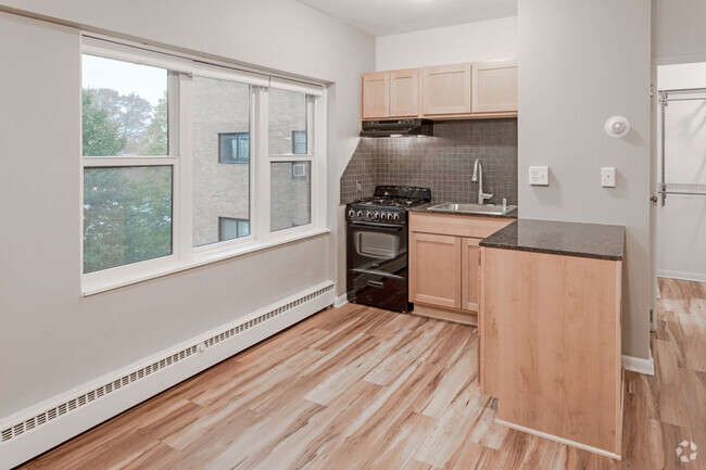 Studio, 1BA - 22 E 22nd St