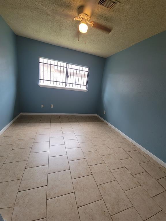 Building Photo - 8714 Valley Song Dr