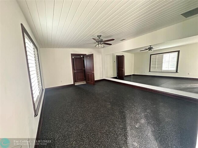 Building Photo - 441 Ridge Rd