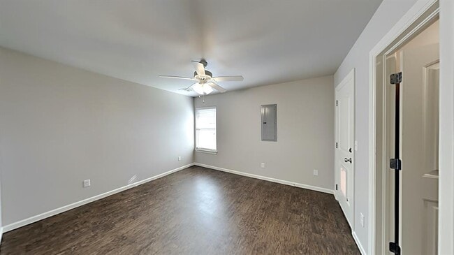 Building Photo - 4314 Stonehaven Dr