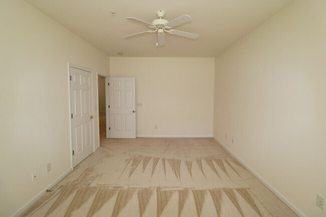 Building Photo - 6901 Hanesbrook Cir