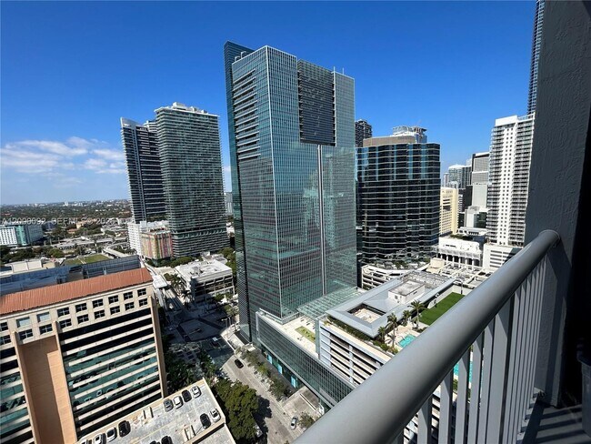 Building Photo - 170 SE 14th St