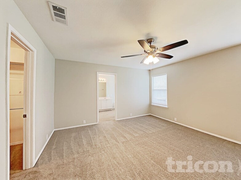 Building Photo - 4704 Provence Dr