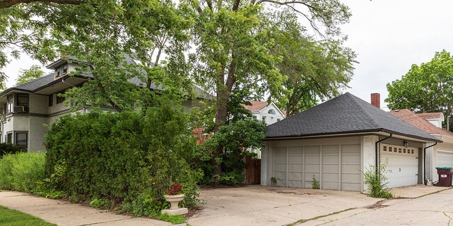 Building Photo - 202 Ridgeland Ave