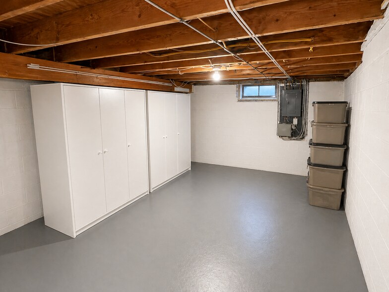 Building Photo - 901 Rabens Ave