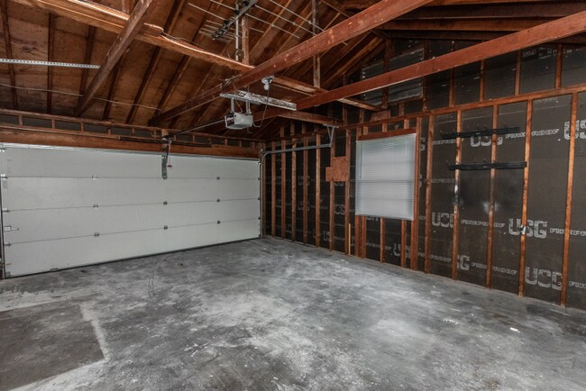 Building Photo - 1014 Romine Dr