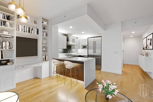 Building Photo - 247 W 46th St