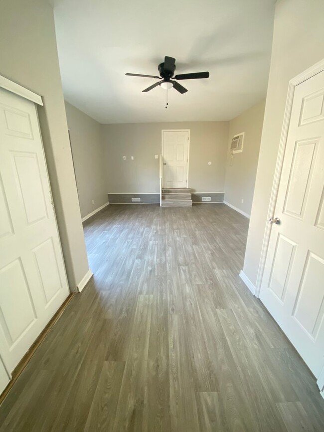 Building Photo - Single Family Home