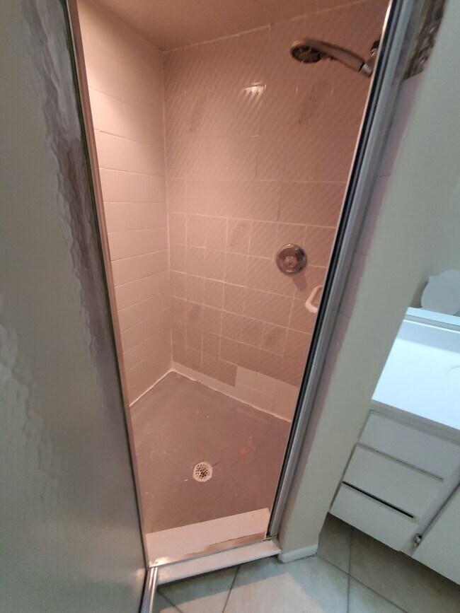 Building Photo - 1436 SE 33rd Terrace