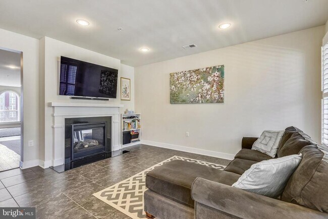 Building Photo - 1222 Main Line Blvd