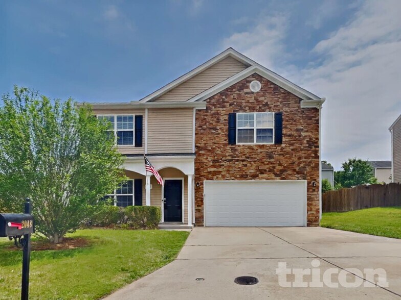 Building Photo - 2048 Lauren Woods Dr