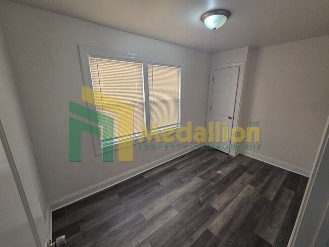 Building Photo - Updated 3-Bedroom Single-Level Home with Backyard Space