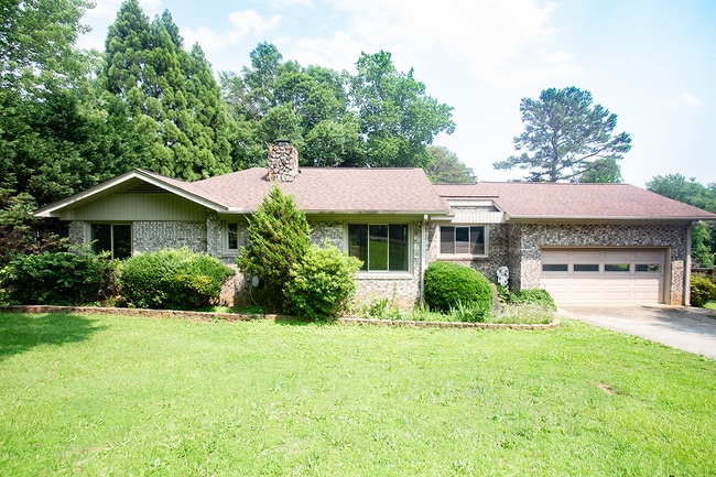 Primary Photo - 2282 State Park Rd