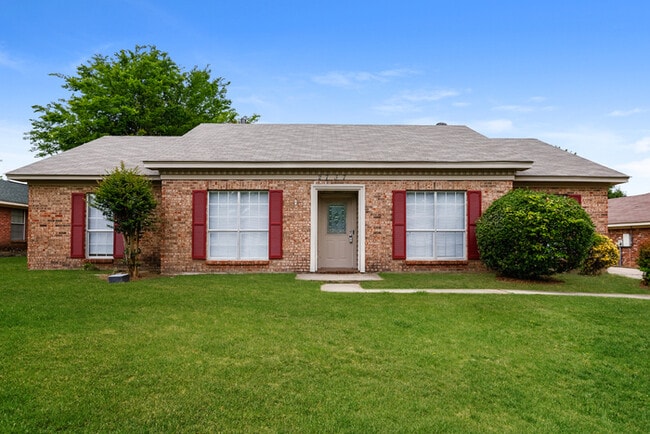 Building Photo - 2737 W Aberdeen Dr